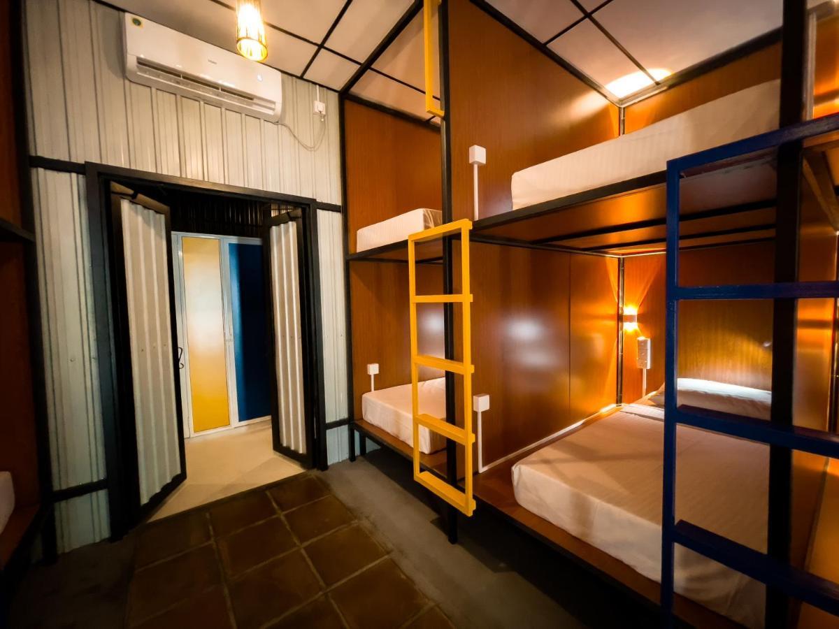 Lost & Found Hostel 웰리가마 외부 사진